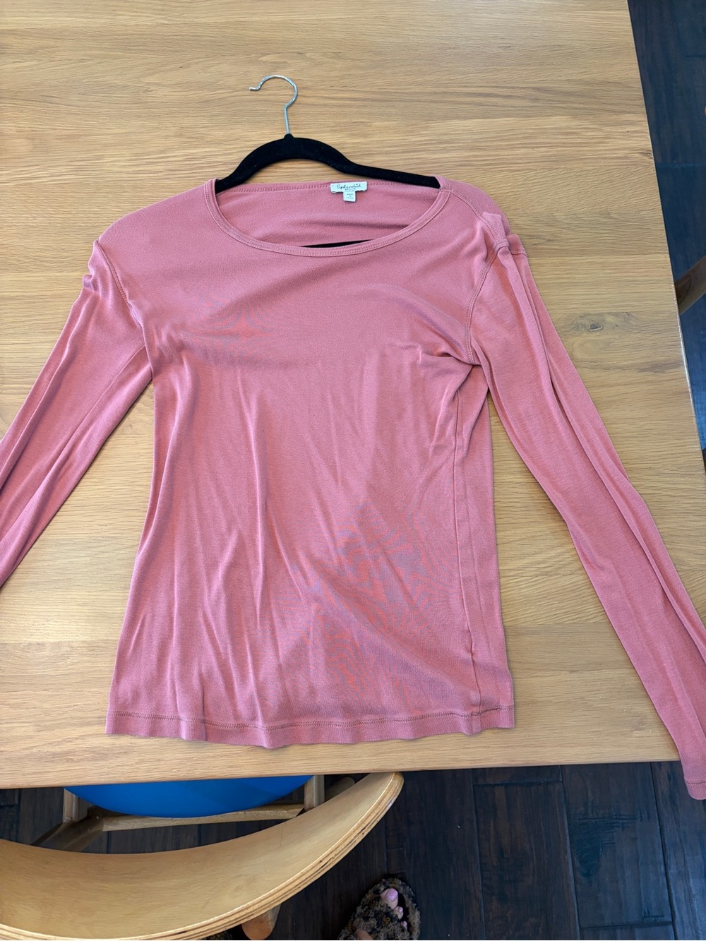 Splendid Long-Sleeve Scoop Neck Top in Dusty Pink